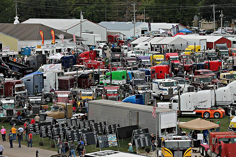Big Iron Truck Show 2019 Gallery Movin' Out